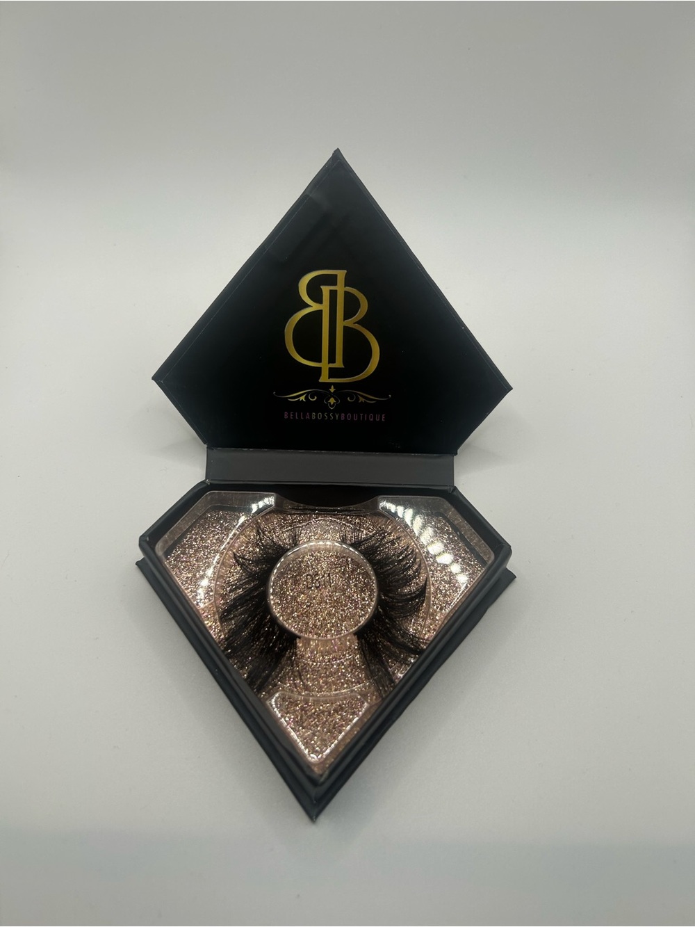 Bella Bossy Boutique Lash Set - style D811